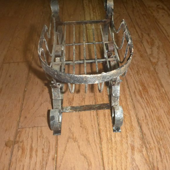 Vintage Wrought Iron Sleigh Christmas Decor - Picture 4 of 5